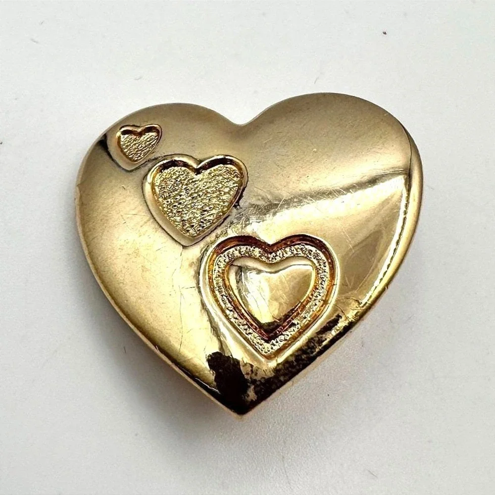 Vintage‎ 80s Variety Gold Tone Embossed Three Hearts in Heart Brooch Pin Jewelry
